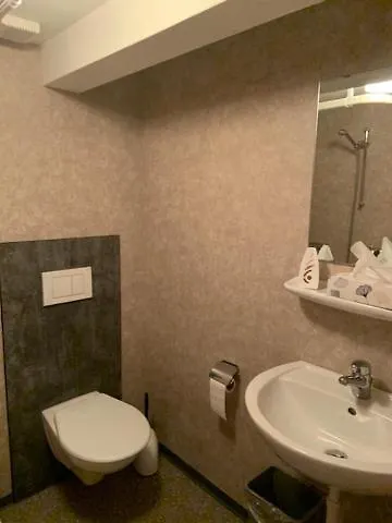 Gasthof Kuttelbad מלון *